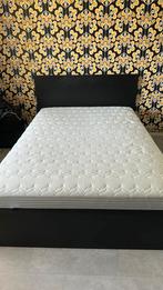 Malm 2 persoons bed en nachtkastje, Gebruikt, Bruin, Tweepersoons, 140 cm