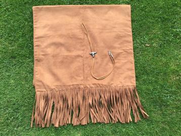 Shawl met franjes + Western cowboy ketting beschikbaar voor biedingen