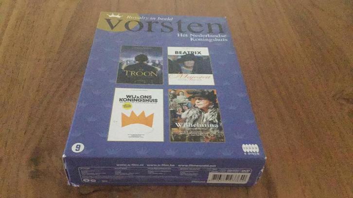 Dvd box met 5 dvd,s vorsten royalty in beeld, Verzamelen, Koninklijk Huis en Royalty, Nieuw, Overige typen, Nederland, Ophalen
