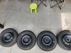 Vier winterbanden op velg 15" Renault Clio, Ophalen, Gebruikt, 15 inch, Banden en Velgen