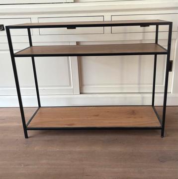 Sidetable beschikbaar voor biedingen
