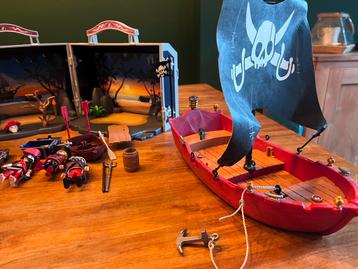 Playmobil piratenschip en eiland beschikbaar voor biedingen