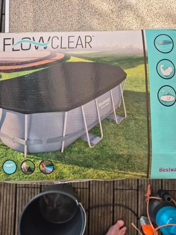 Flowclear Zwembad Afdekzeil - Nieuw in doos beschikbaar voor biedingen
