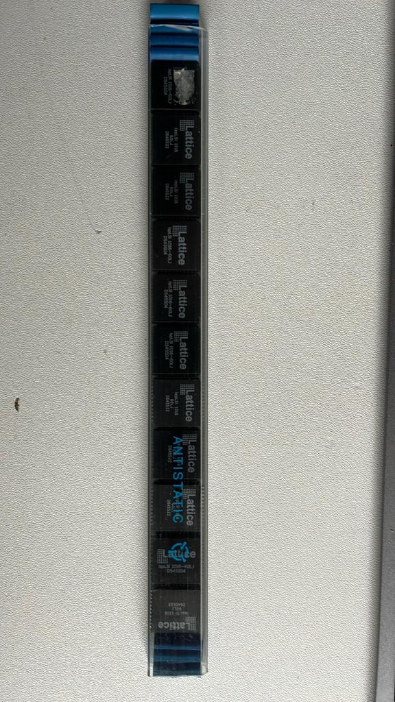 11 stuks CPLD Lattice ispLSI 1016-60LJ, Ophalen of Verzenden