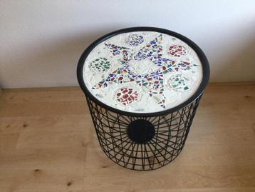 Boerenbont (Mozaïek bijzettafel) beschikbaar voor biedingen