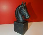 Beeld beeldje paard pony hoofd op voetstuk zwart, Ophalen of Verzenden, Zo goed als nieuw, Dier