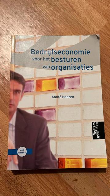 Bedrijfseconomie voor het besturen van organisaties beschikbaar voor biedingen