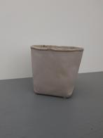 Leuke bloempot, Tuin en Terras, Bloempotten, Steen, Vierkant, Binnen, Ophalen of Verzenden