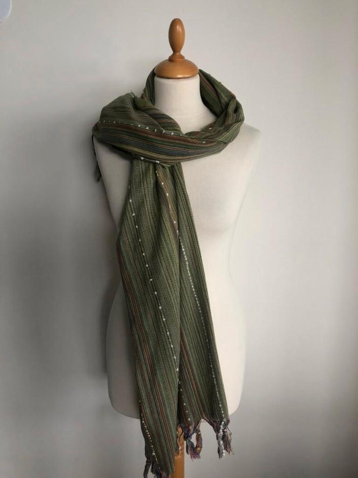 Groene sjaal, Kleding | Dames, Mutsen, Sjaals en Handschoenen, Gedragen, Sjaal, Maat 38/40 (M), Verzenden