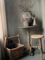 Oude houten kruk, Huis en Inrichting, Krukjes, Ophalen, Zo goed als nieuw, Hout