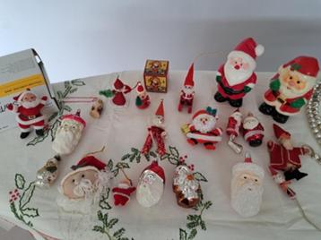 collectie kerstmannen 21x & een klein boom-cadeau-doosje beschikbaar voor biedingen