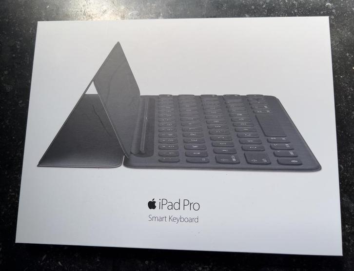 Apple Smart Keyboard voor Ipad Pro 9.7, Engels, Querty, Computers en Software, Tablet-hoezen, Zo goed als nieuw, Bescherming voor- en achterkant