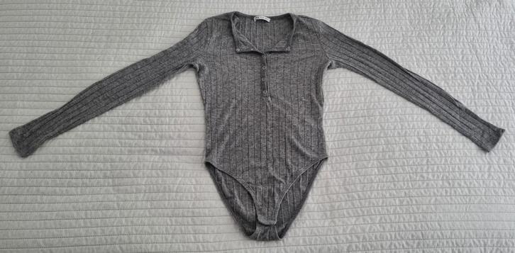 Zara body maat s grijs topje bodystick dames kleding strech, Kleding | Dames, Tops, Zo goed als nieuw, Maat 36 (S), Grijs, Lange mouw