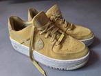 Nike air force maat 38 geel, Kleding | Dames, Schoenen, Ophalen of Verzenden, Gedragen, Geel, Sneakers of Gympen