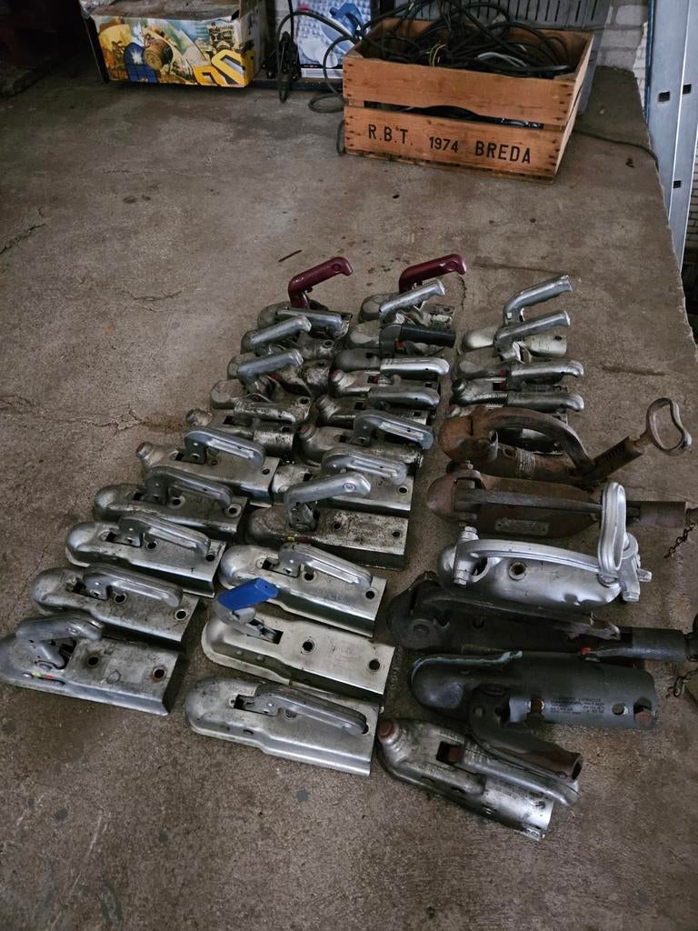 30 koppelingen voor aanhangwagens, Ophalen