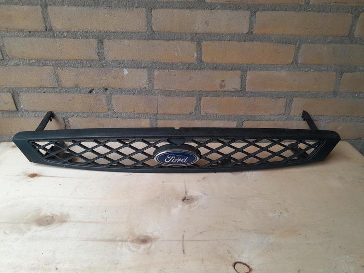 GRILLE met draaibaar Logo - FORD FOCUS - Model: 1998>2004, Auto-onderdelen, Klein materiaal, Ford, Gebruikt, Verzenden