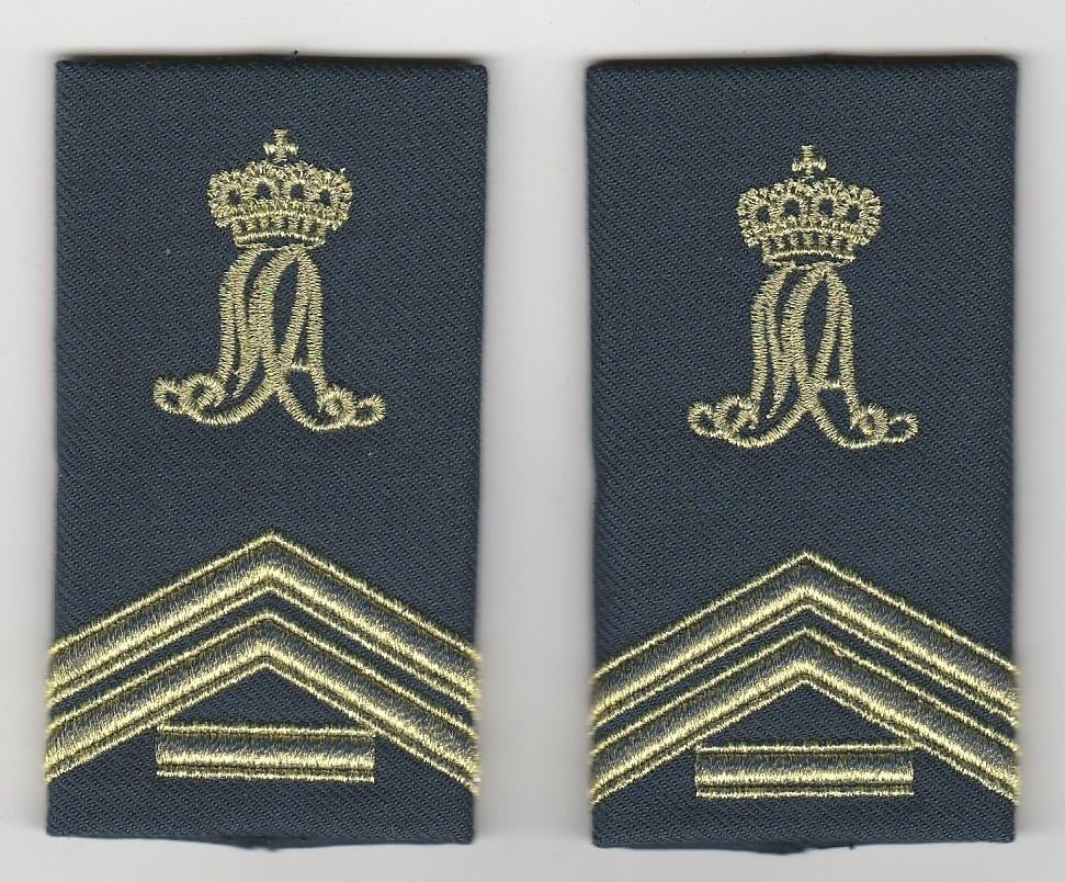 set Rang Kon Luchtmacht KMA Korporaal 1e kl, goudkleurig,, Ophalen of Verzenden, Luchtmacht, Nederland, Embleem of Badge