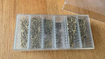 Koperen nagels, koperen spijkers beschikbaar voor biedingen