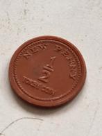 Speelgeld 1/2 new penny token coin (plastic) Engeland, Ophalen of Verzenden, Overige materialen, Nederland