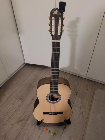 LaPaz C90N klassieke gitaar + standaard + tuner + 4 plectrum beschikbaar voor biedingen
