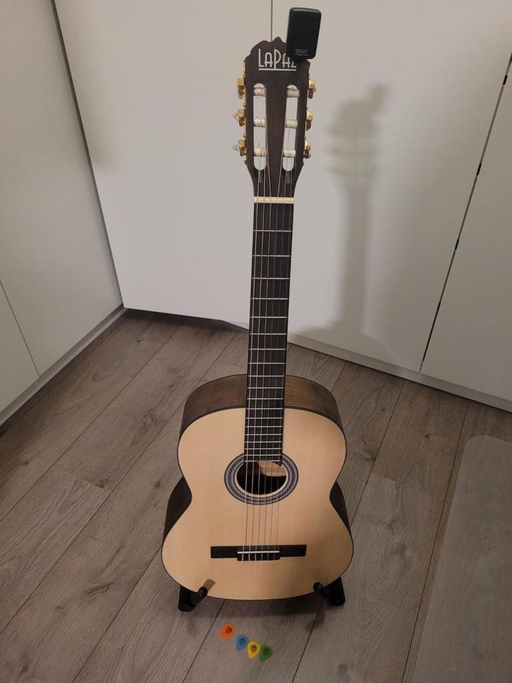 LaPaz C90N klassieke gitaar + standaard + tuner + 4 plectrum, Muziek en Instrumenten, Snaarinstrumenten | Gitaren | Akoestisch