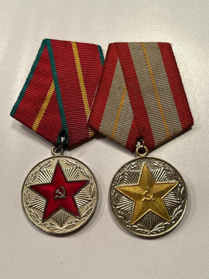 Sovjet dienstmedailles 15 -20 jaar onberispelijke din., Verzamelen, Militaria | Algemeen, Landmacht, Lintje, Medaille of Wings