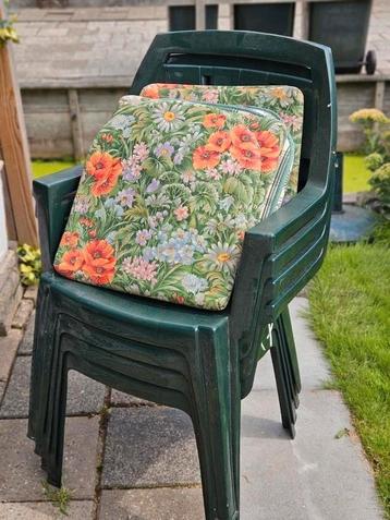 Tuinstoelen beschikbaar voor biedingen
