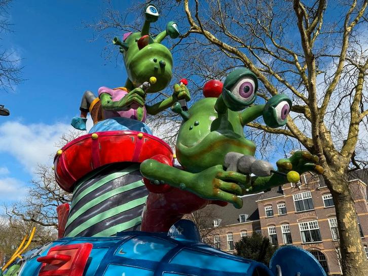 Carnavalspop Aliën te koop, Hobby en Vrije tijd, Feestartikelen, Gebruikt, Carnaval, Ophalen