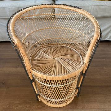 Rotan kinderstoel beschikbaar voor biedingen