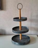 Etagère met 3 niveaus in betonlook 50 cm hoog, Huis en Inrichting, Woonaccessoires | Etagères, Ophalen of Verzenden, Zo goed als nieuw