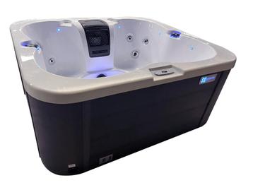 Jaccuzi Passion Spa Spark nieuw met volledige garantie beschikbaar voor biedingen