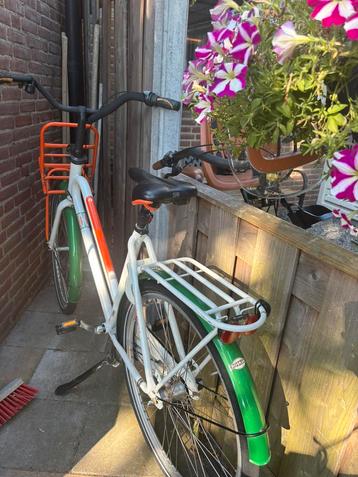 kapotte Damesfiets teab beschikbaar voor biedingen
