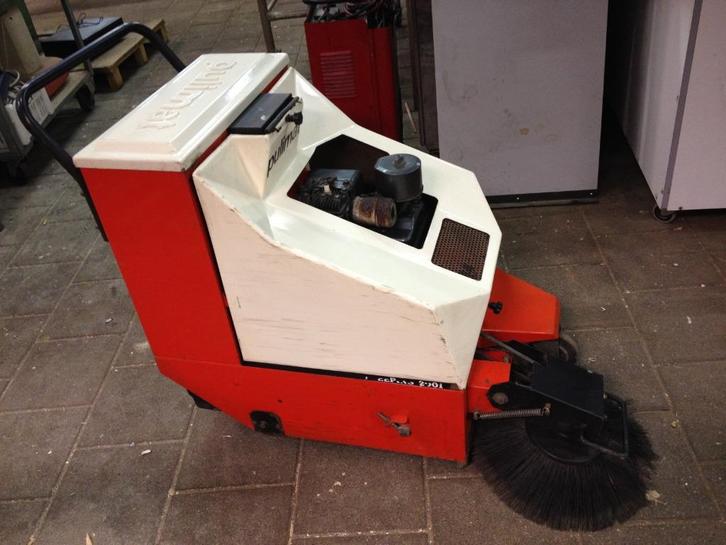 Veegmachine met Brigg&Stratton benzine motor (a8)33, Doe-het-zelf en Verbouw, Gereedschap | Overige machines, Gebruikt, Ophalen