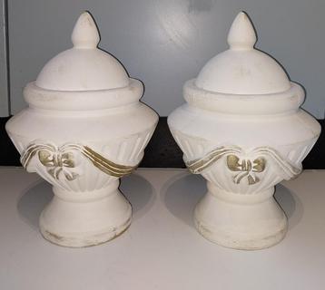 Set á 2 st. Griekse/ Romeinse potten met deksel beschikbaar voor biedingen