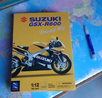 Suzuki GSV-R - 600                      Plastic model 1-12  