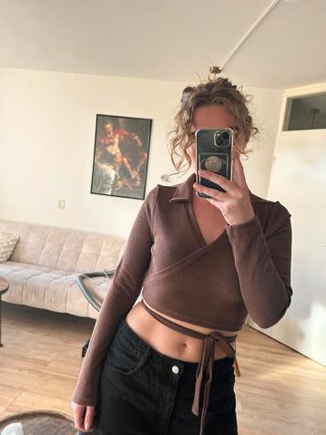 H&M top bruin beschikbaar voor biedingen