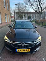 Opel Astra 1.4 Turbo 5D 2016 Zwart, Auto's, Opel, Stof, Beige, 620 kg, Zwart