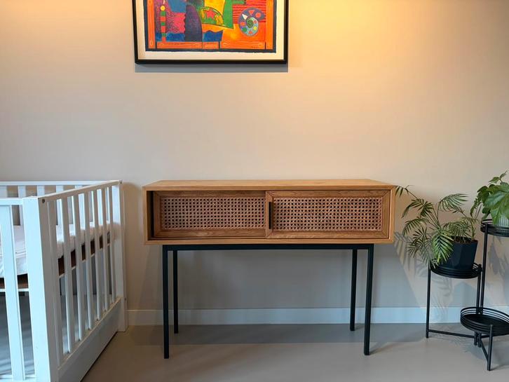 Mooie eiken wandtafel met rotan panelen, Huis en Inrichting, Tafels | Sidetables, Zo goed als nieuw, 25 tot 50 cm, 100 tot 150 cm