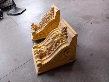 Grote Gips Ornamenten beschikbaar voor biedingen