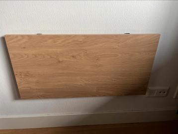Inklapbaar bureau beschikbaar voor biedingen