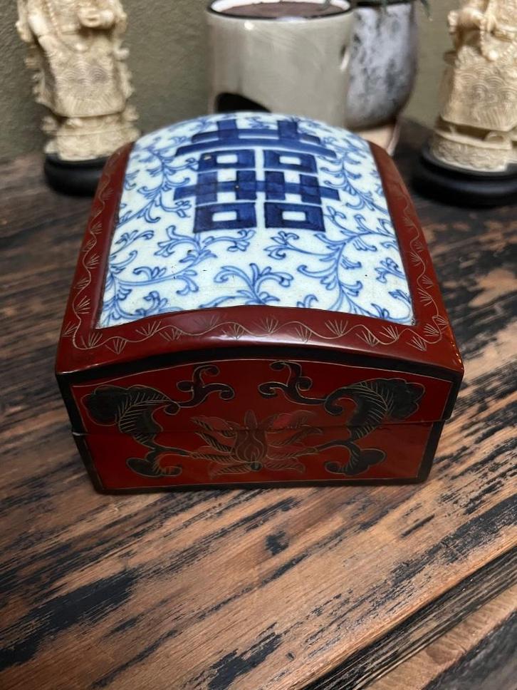 Chinese lakscherfdoos porselein deksel blauw wit chinees, Antiek en Kunst, Kunst | Niet-Westerse kunst, Ophalen of Verzenden