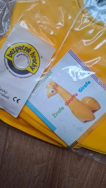 Oplaadbare retro jiraaf beschikbaar voor biedingen