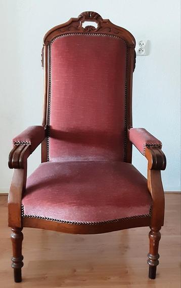 Stoel uit grootmoeders tijd vintage beschikbaar voor biedingen
