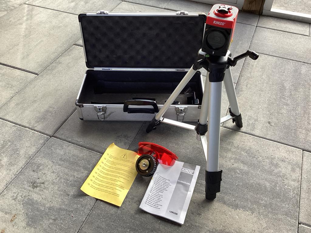 Kinzo Laserwaterpas met Statief en Accessoires, Ophalen, Gebruikt, Afstand