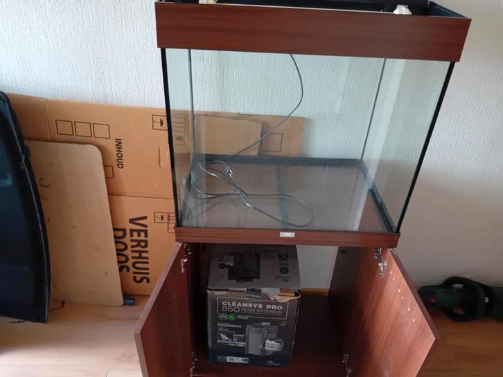 Lido 120 aquarium met kast en nieuwe pomp, Dieren en Toebehoren, Vissen | Aquaria en Toebehoren, Zo goed als nieuw, Leeg aquarium