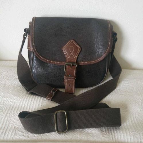 Nieuwe leren schoudertas van Esprit, Sieraden, Tassen en Uiterlijk, Tassen | Schoudertassen, Nieuw, Esprit, Bruin, Leer, Ophalen of Verzenden