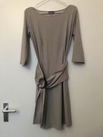 MOQ taupe jurk travelstof 42, Beige, Maat 42/44 (L), Ophalen of Verzenden, Zo goed als nieuw