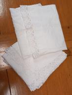 2 Vintage kussenslopen met kant - handwerk - 70x70 cm -, Verzenden
