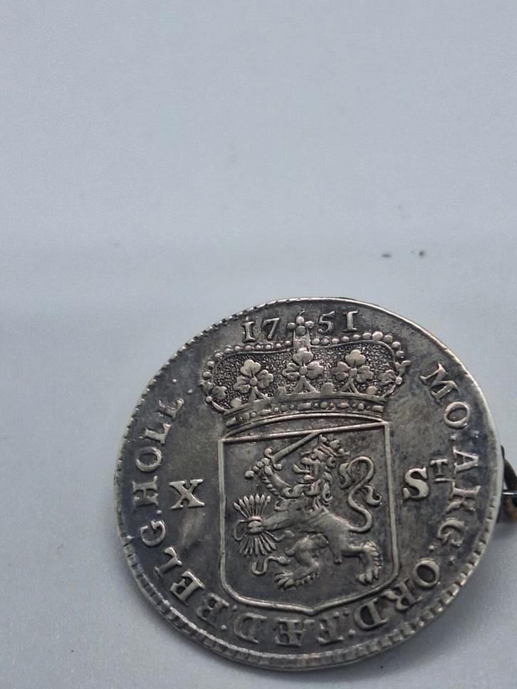 Antieke Zilveren Halve Gulden 1751 Broche, Postzegels en Munten, Munten | Nederland, Ophalen of Verzenden