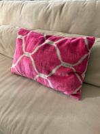 Lalay roze ikat kussen, Huis en Inrichting, Woonaccessoires | Kussens, Ophalen of Verzenden, Nieuw, Roze